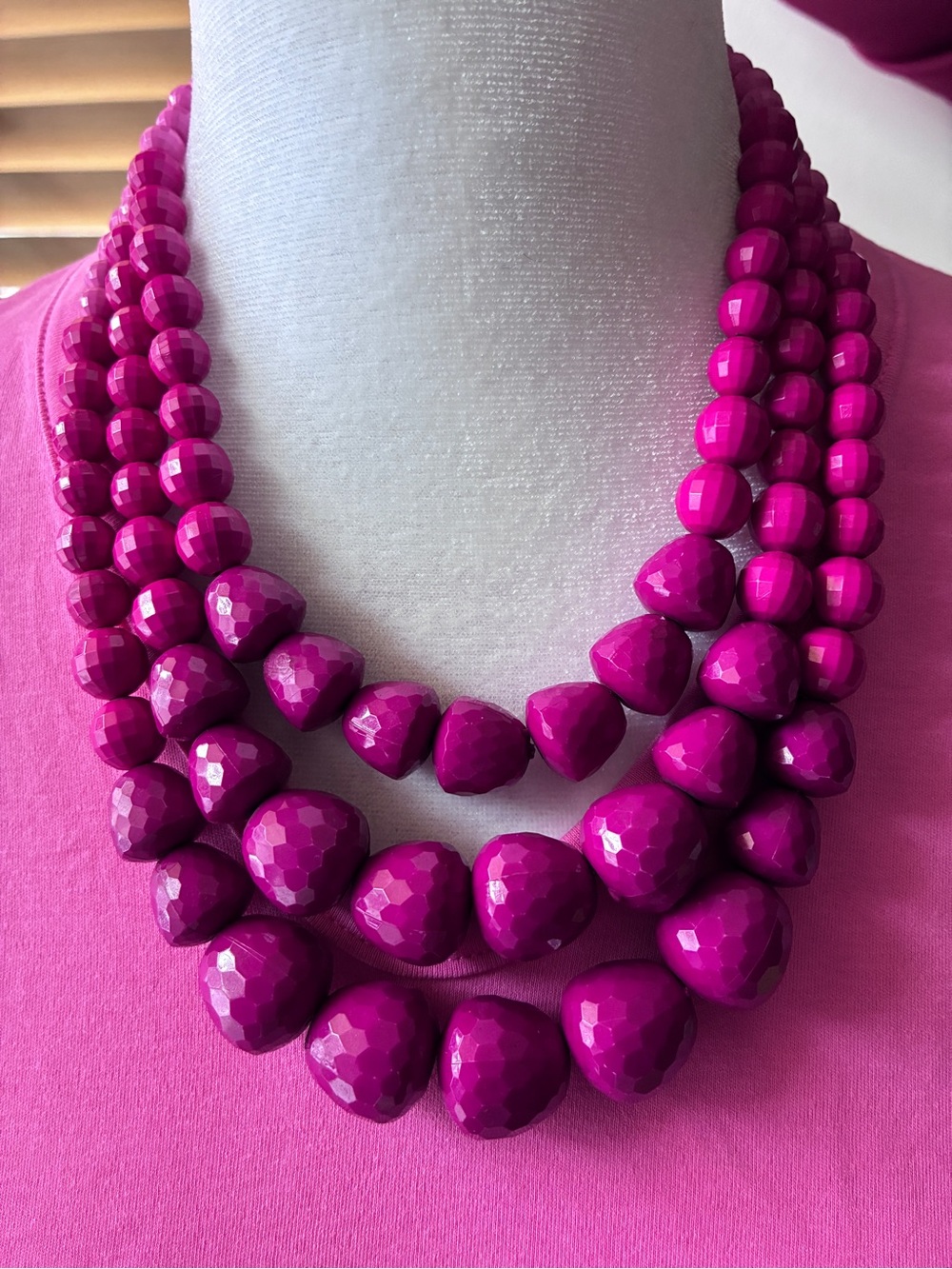 Vintage Pink Fuchsia Berry Beaded 3 Strand Choker Necklace Ombre Graduated